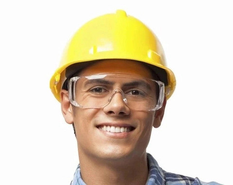 KÍNH BẢO HỘ CÓ THỰC SỰ CẦN THIẾT KHI LÀM VIỆC?
