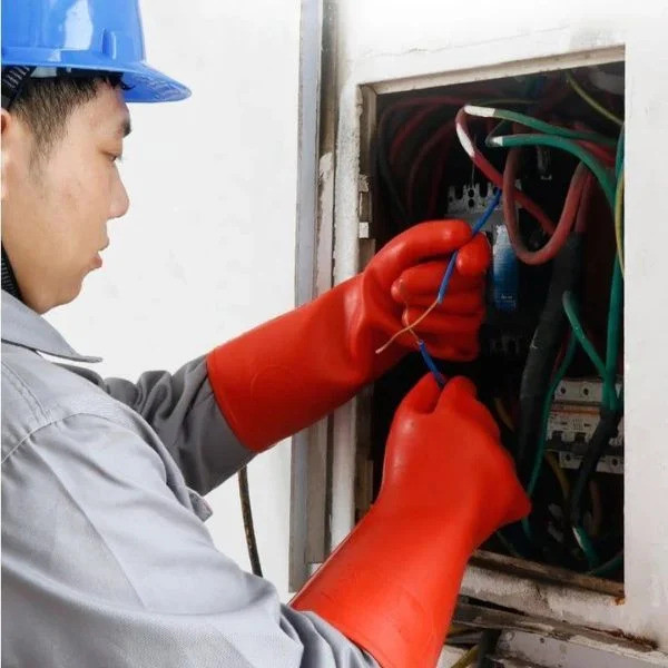 GĂNG TAY CÁCH ĐIỆN – THIẾT BỊ BẢO VỆ KHÔNG THỂ THIẾU TRONG NGÀNH ĐIỆN